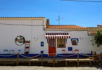A Casa do Mestre Lau - no cora    o do Alentejo has Balcony rooms