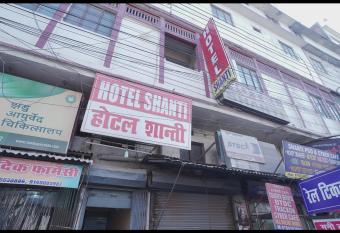 Hotel Shanti WB Inn allows 18 year olds to book a room