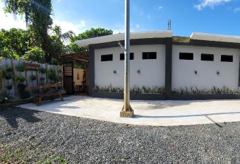 Les Chalets de Z has Balcony rooms