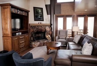 Deer Valley Two Bedroom Loft Suite with Easy Access to all Park City has to Offer condo has rooms with a private hot tub
