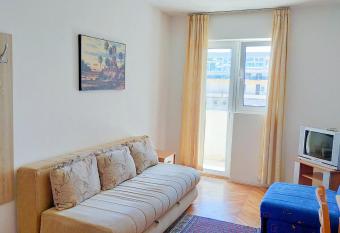 The 3rd Palm Tree 33 has Balcony rooms