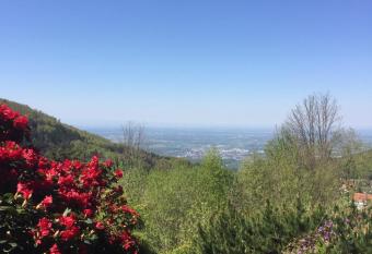 On the hill has Balcony rooms