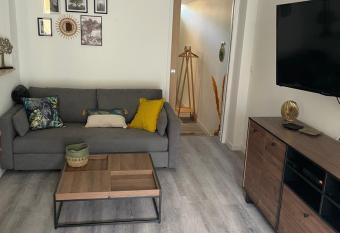 Appartement en rez de jardin tout   quip   allows 18 year olds to book a room