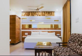 Hotel Menaka allows 18 year olds to book a room
