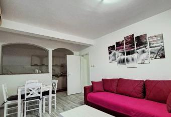 Apartman Giovanni 2 has Balcony rooms