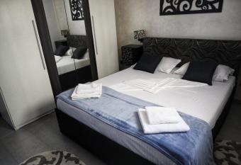 Apartament cu terasa si gratar has Balcony rooms