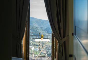 De Gulia Charme and Relax allows 18 year olds to book a room