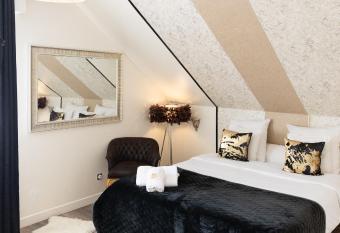 Le Havre has Balcony rooms