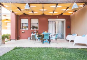 Origeo casa has Balcony rooms