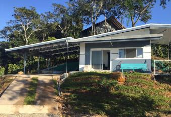 El Poro Puriscal has Balcony rooms