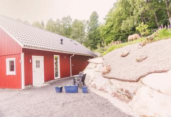 Stenlid - Med naturen och lugnet i fokus has Balcony rooms