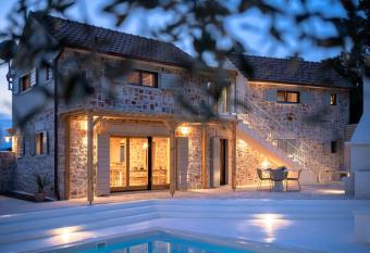 Dolce Terra has Balcony rooms