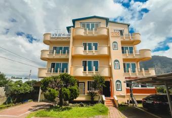 ttottot Jeju Backpackers has Balcony rooms