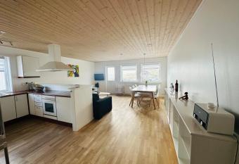 Great apartment with sea view & balcony has Balcony rooms