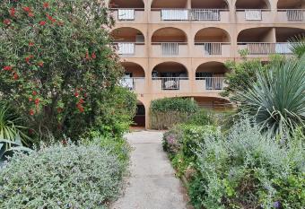 L   toile sous les Pins - La Loge has Balcony rooms