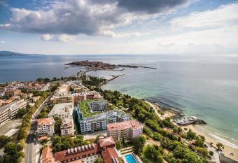 Valencia Gardens Deluxe Apartments has Balcony rooms