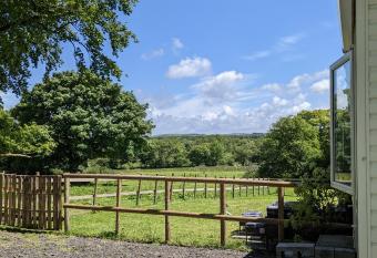 Neigh s Gate allows 18 year olds to book a room