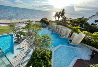 Veranda Residences Pattaya By Phung has Balcony rooms