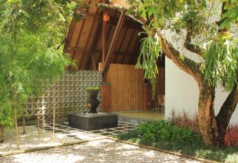 Komoreya Guesthouse has Balcony rooms