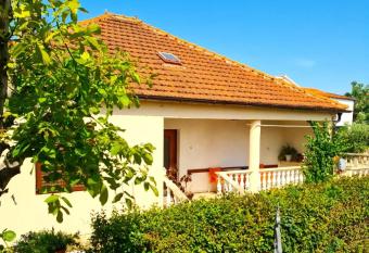 Holiday House Lili has Balcony rooms