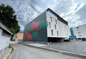 Residenza 5824 has Balcony rooms