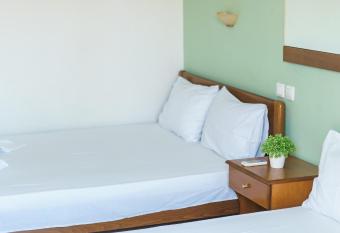 Under The Castle Apartments has Balcony rooms