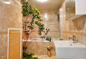 Atehene CASTLE NEWCASTLE CITY has Balcony rooms