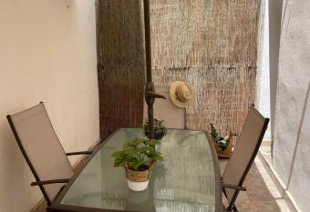 UIM Mediterraneo LOW COST AMERICA, WIFI, 3 habitaciones has Balcony rooms