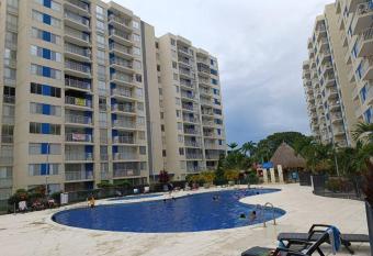 Puerto Azul Club House - Ricaurte Cundinamarca has Balcony rooms