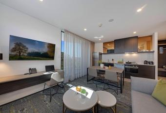 Littomore Suites Kingswood has Balcony rooms