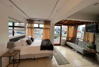 Citadin Hotel has Balcony rooms