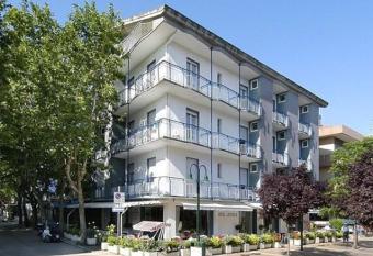 B&B Hotel Lucciola allows 18 year olds to book a room