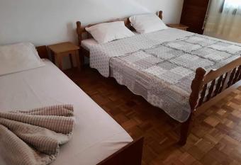 Privatan sme  taj Igalo has Smoking/Balcony rooms