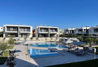 CALLISTO Luxury Suite has Balcony rooms