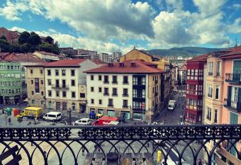 Pensi  n Matilde allows 18 year olds to book a room