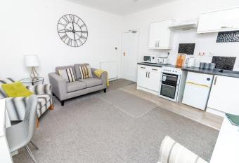 3 chimneys dundee allows 18 year olds to book a room