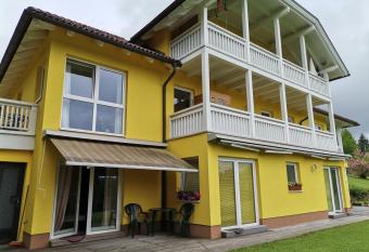 Apartment Schiefling am W  rthersee has Balcony rooms