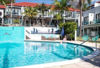 Terrigal Pacific Coastal Retreat has Balcony rooms