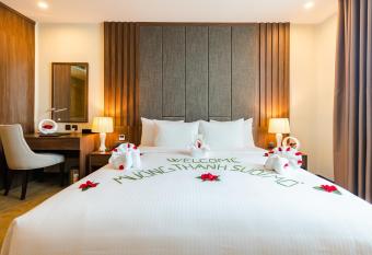 M     ng Thanh Holiday Su   i M   has rooms with a private hot tub