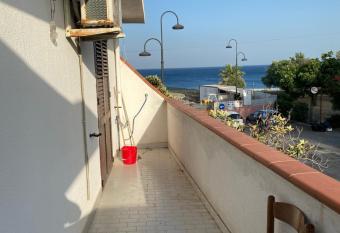 Appartamento sul mare has Balcony rooms