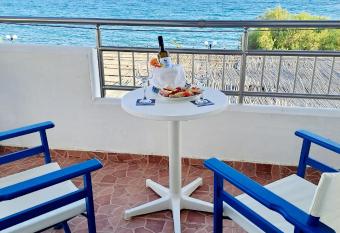 Notos Apartments has Balcony rooms