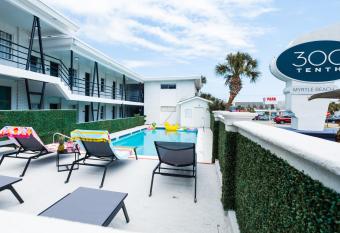 300 Tenth allows 18 year olds to book a room