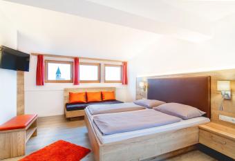 Hotel Sonnenheim has Balcony rooms