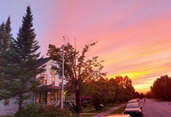 Auberge L'Orpailleur has Balcony rooms