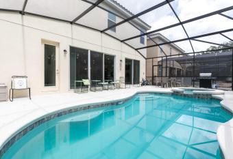 Incredible large home minutes from Disney has Balcony rooms