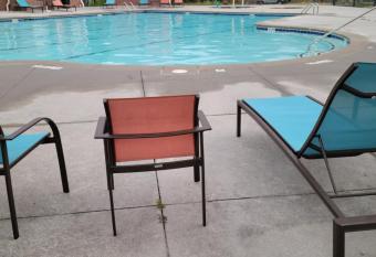 Amazing Large 3 Bed house with King Bed less than 10 miles to DTWN has Balcony rooms