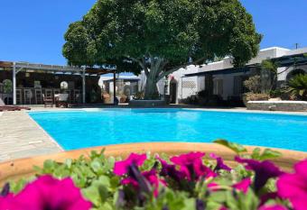 Anna s Dreams has Balcony rooms