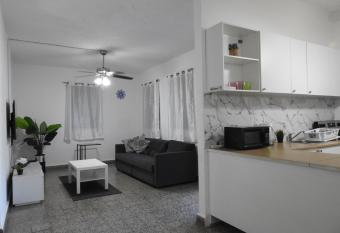 Casa Del Sol-Unit A allows 18 year olds to book a room