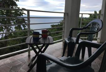 Abigail s Spectacular 2 bedrooms-Entire Apartment has Balcony rooms