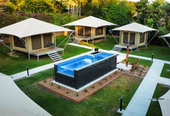 Poinciana at Cooee Bay has Balcony rooms